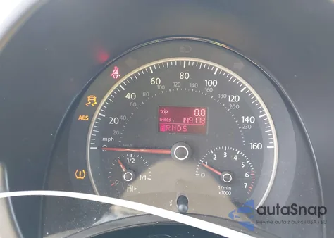 2010 Volkswagen New Beetle 2.5L from USA, damaged, VIN 3VWPG3AGXAM002499